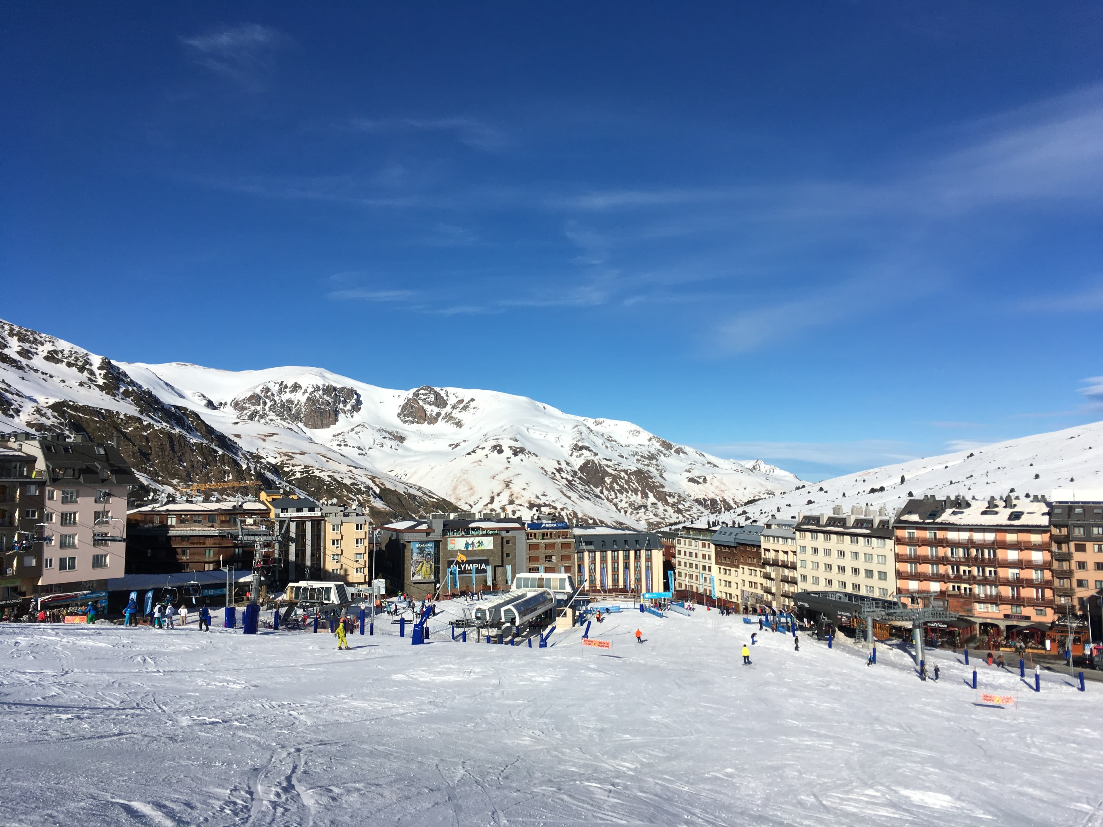 Foot of the slopes, Pas de la Casa